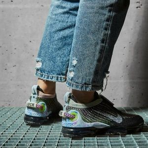 ✔️NIB✔️ NIKE Air Vapormax 2020 Flyknit Black Multi